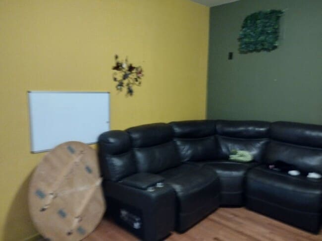 Building Photo - BENZIGER AVENUE