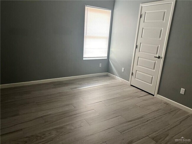 Building Photo - 3801 Tinsley Ave