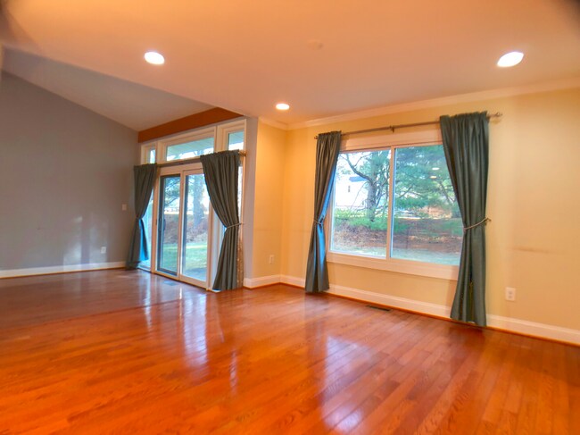 Building Photo - 11209 Blackhorse Ct