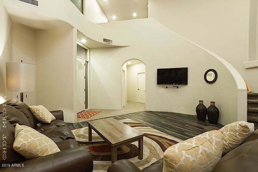 Foto principal - 333 N Pennington Dr