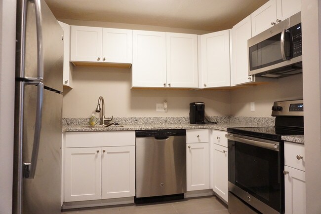 Foto del edificio - 404 Langley Rd
