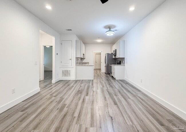 Building Photo - 6214 Ferguson Dr