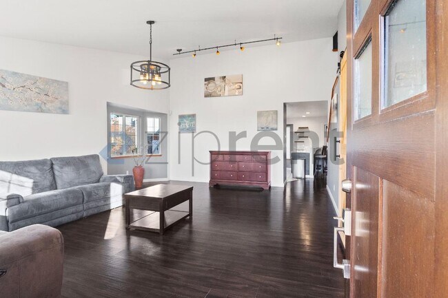 Foto del edificio - 8115 77th Ave NE