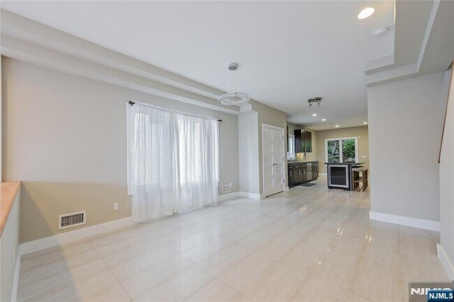Foto del edificio - 760A Undercliff Ave