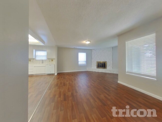 Foto del edificio - 2024 Bavil Dr