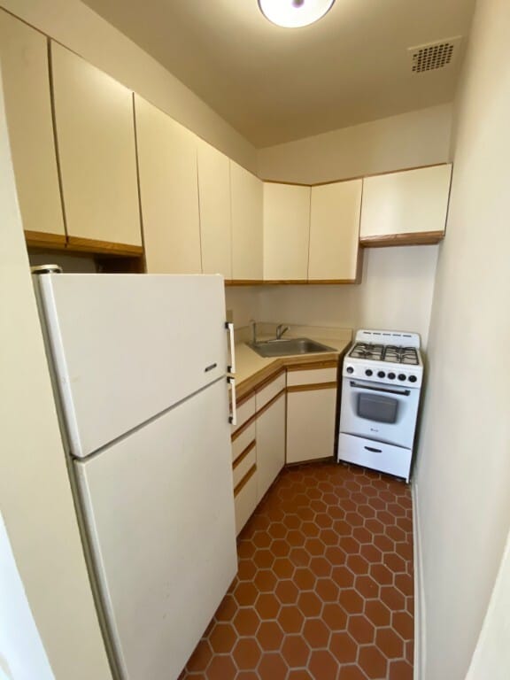 Building Photo - 145 West 85th Street