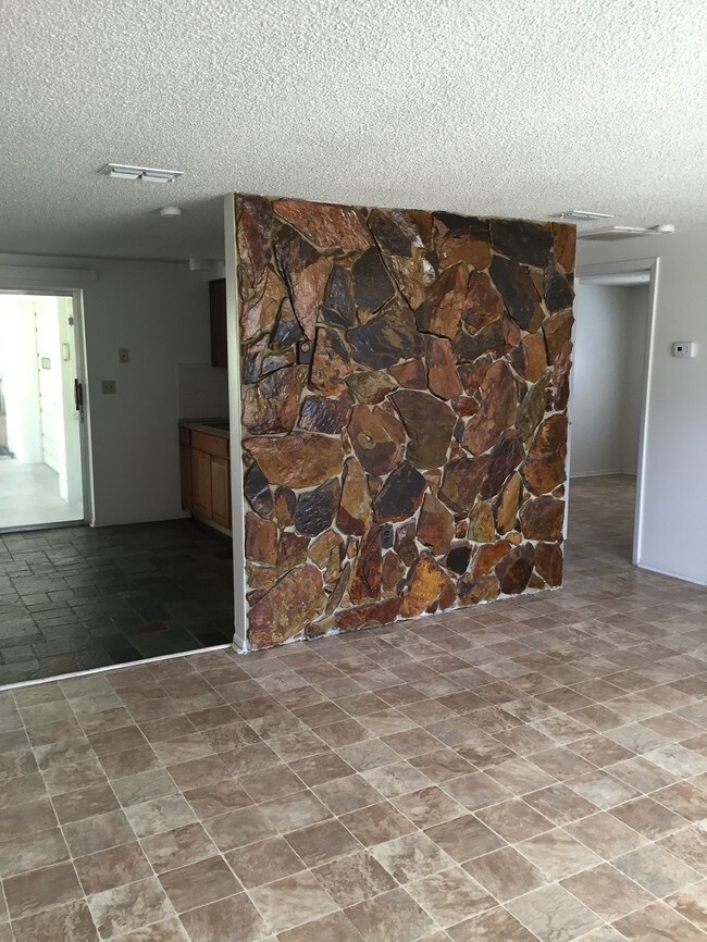 Foto del edificio - 14830 Atlantic Ave