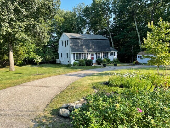 Building Photo - 16 Great Hill Dr