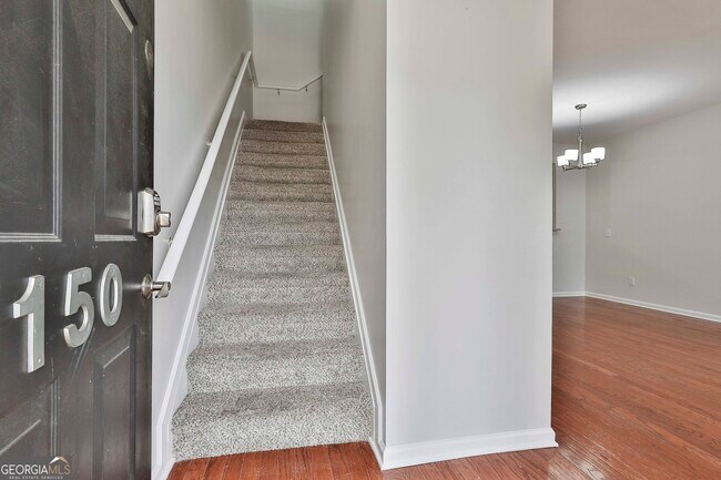Foto del edificio - 150 Brentwood Dr