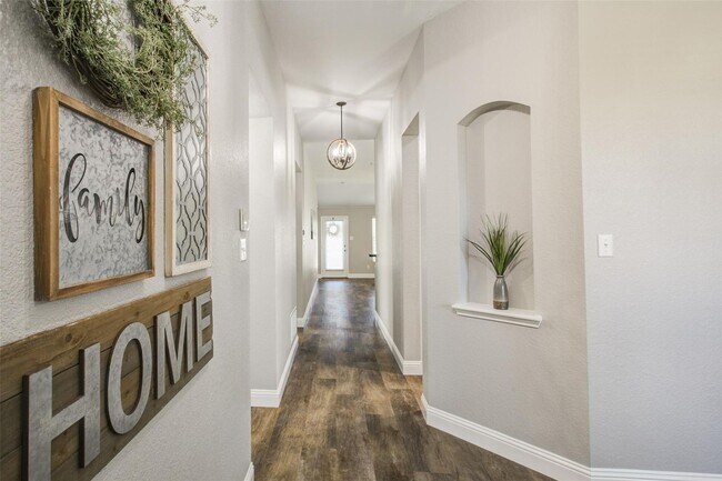Building Photo - Modern Farmhouse Charm in the Heart of Woodland Springs!