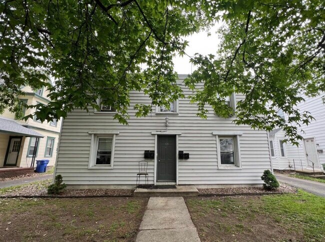 Foto del edificio - 420 Cinnaminson Ave