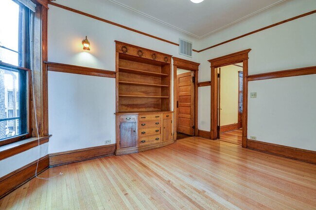 Foto del edificio - 925 W Newport Ave