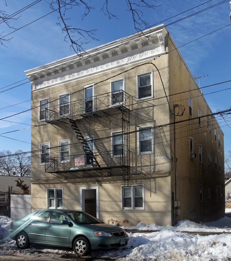 Building Photo - 416 N Terrace Ave