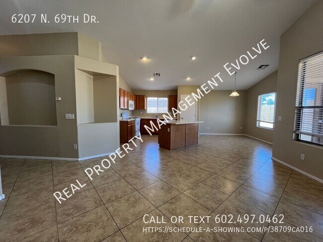 Building Photo - 6207 N 69th Dr