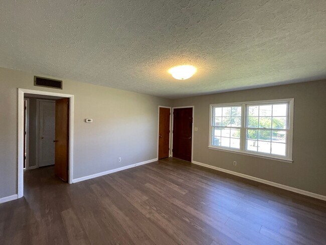 Foto del edificio - SHJ295-602 Lark Drive