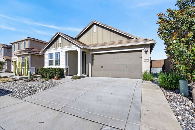 Building Photo - Charming 3-Bedroom Haven in Elk Grove with 2 Full Baths and 1603 Sq Ft of Comfort!