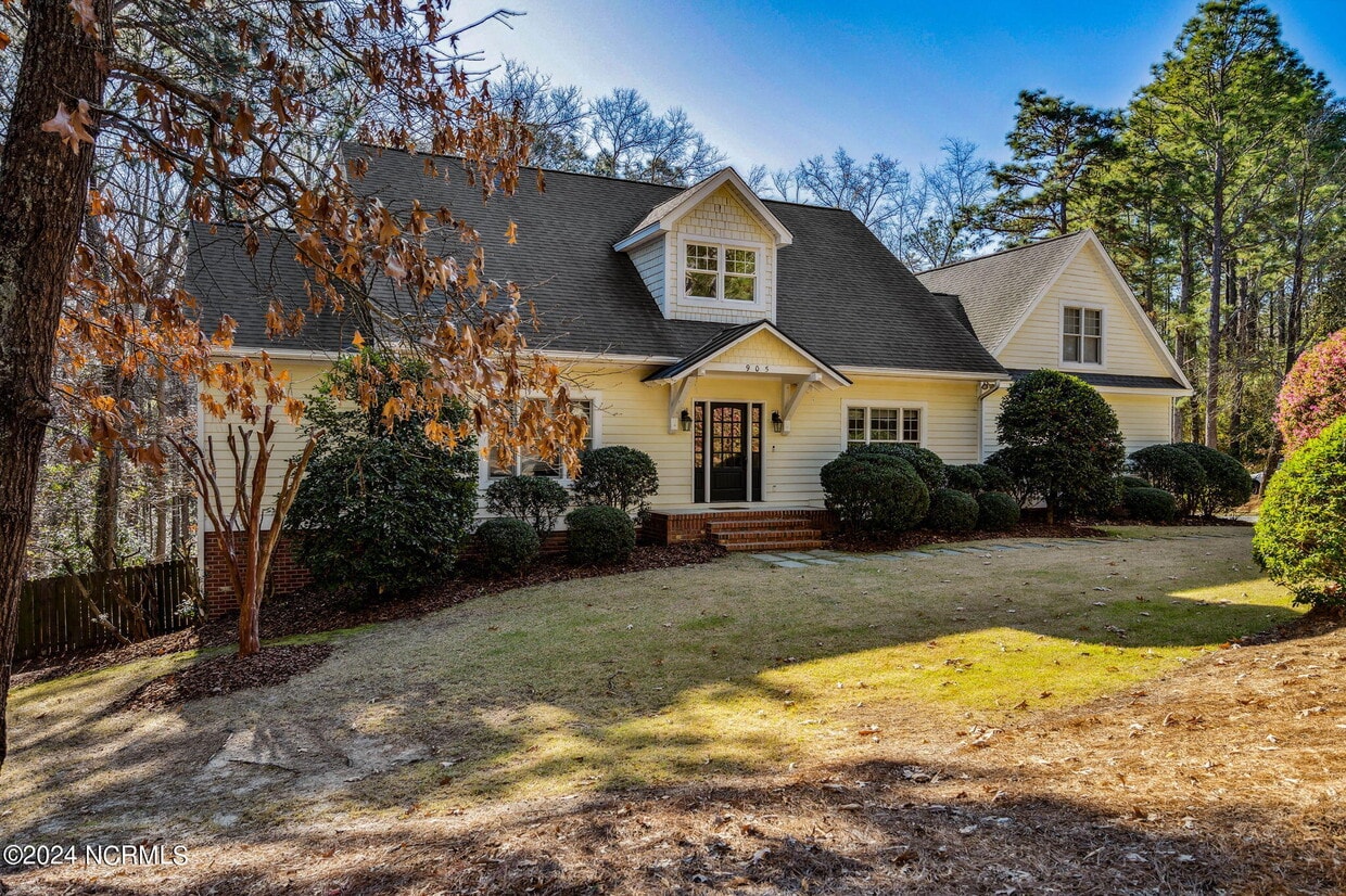 Primary Photo - 905 Sandavis Rd