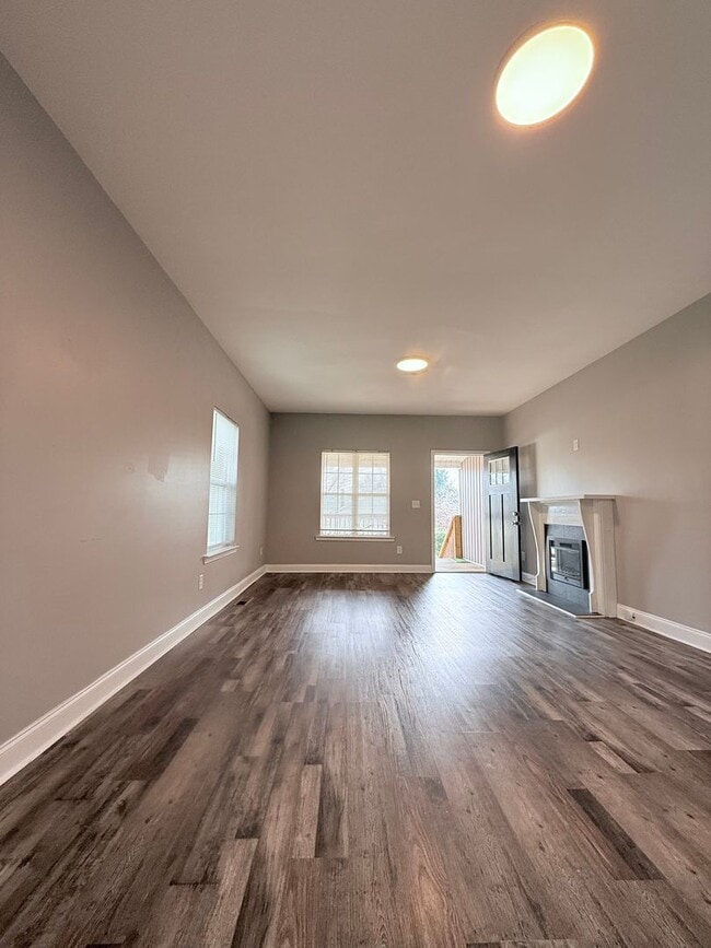 Building Photo - Shannon (Rome) Bungalow available to move in tomorrow!