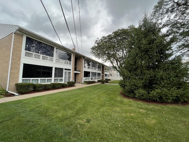 Building Photo - 150 Bird Ave