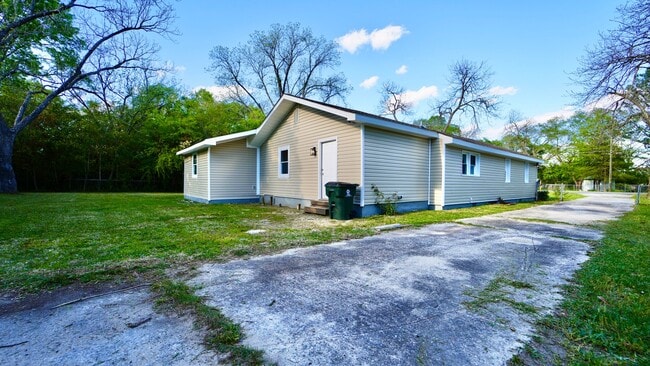 Building Photo - 311 S 2nd St