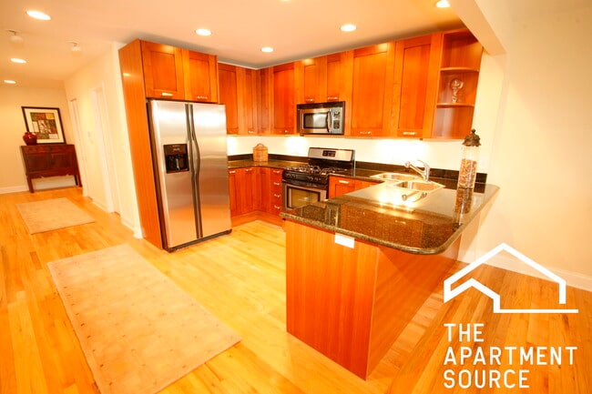 Foto del edificio - 6954 N Greenview Ave