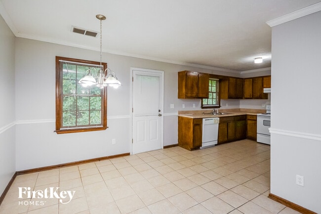 Building Photo - 105 Fairview Way