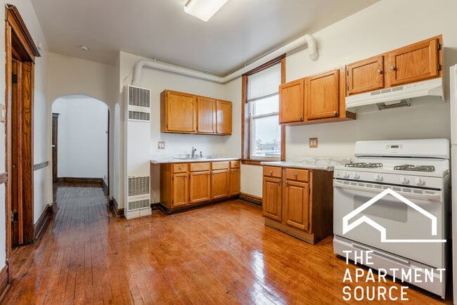 Building Photo - 2014 N Kedzie Ave