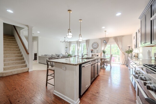 Foto del edificio - 156 Stonehaven Dr
