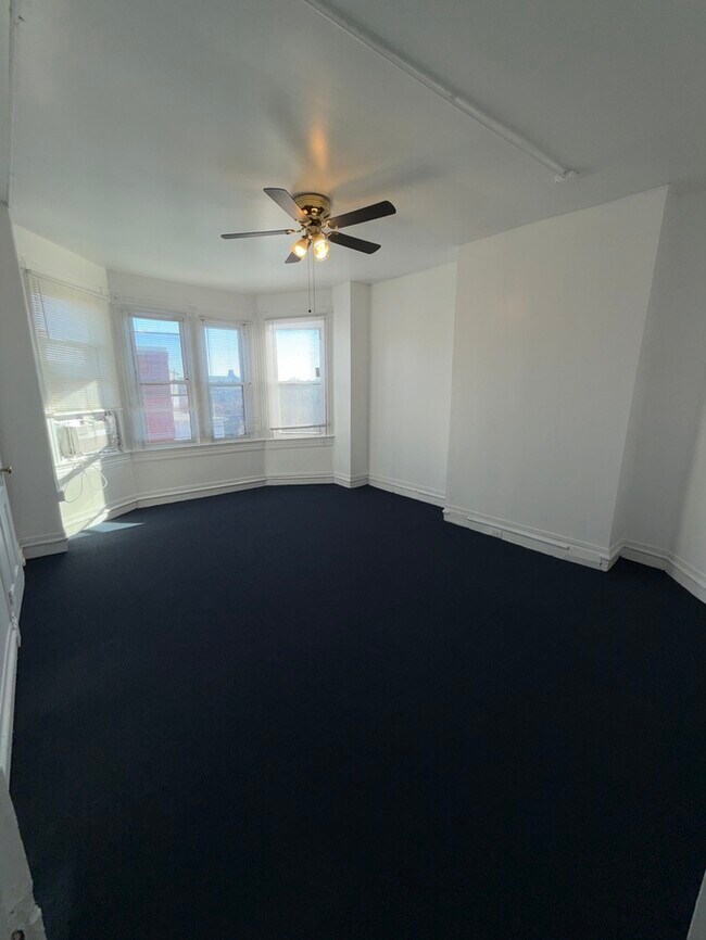 Building Photo - 2 Bedroom Penthouse