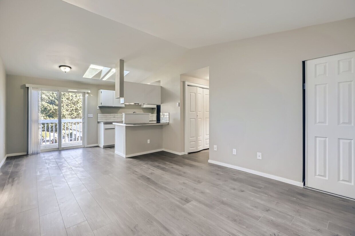 Foto principal - 209 E 36th St