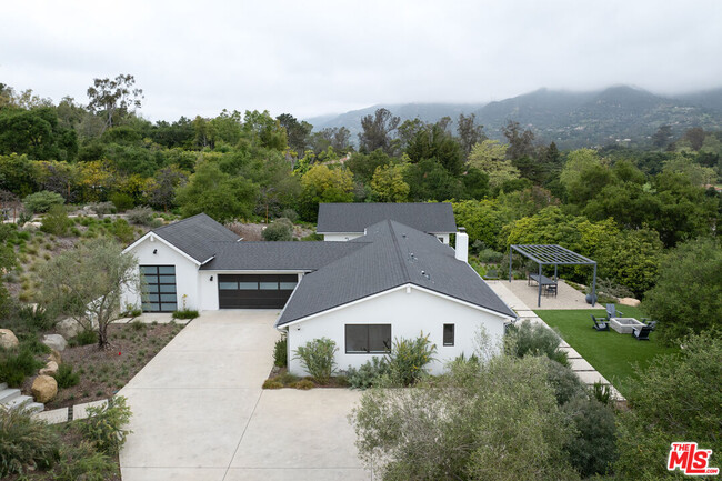 Building Photo - 3155 Eucalyptus Hill Rd