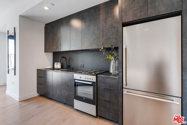 Building Photo - 10700 Tabor St