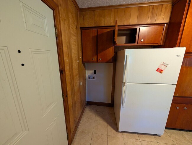 Foto del edificio - 3 Bedroom, 1.5 Bath Home with HVAC & Fence...