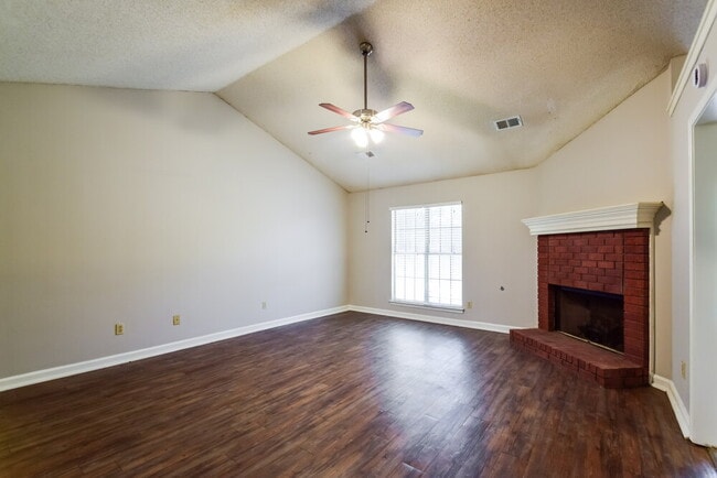 Building Photo - 7417 Hunters Hollow Ln
