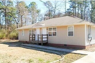 Building Photo - 668 Gardner Dr SE