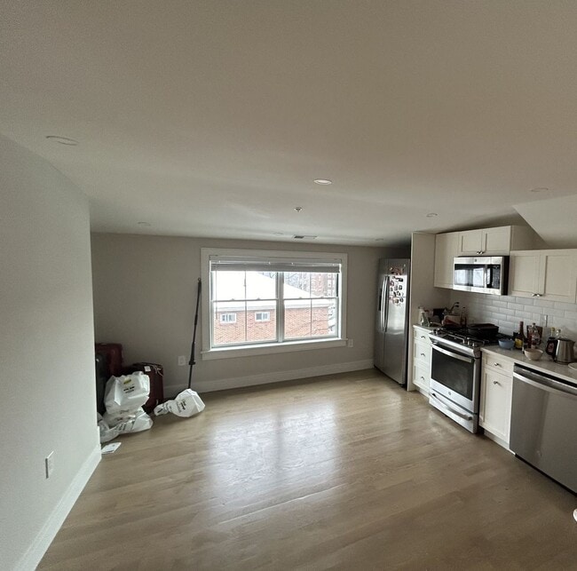 Discover the ridiculous renovations including a 'metal-object in the... - Discover the ridiculous renovations including a 'metal-object in the... Apartment