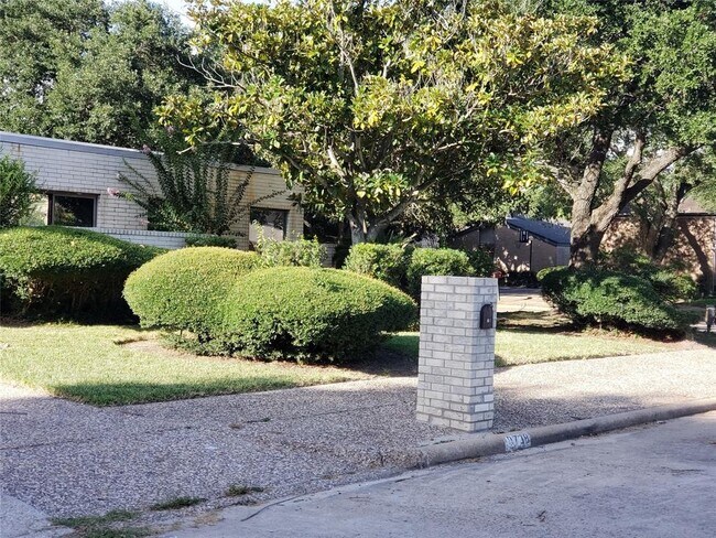 Building Photo - 10738 Villa Lea Ln