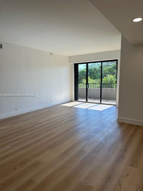 Foto del edificio - 201 Crandon Blvd
