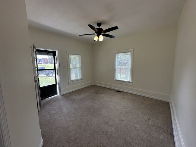 Building Photo - 2215 McCroskey Ave