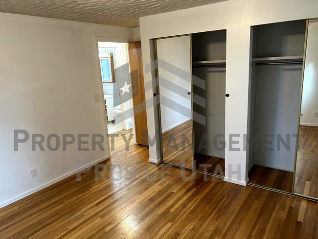 Foto del edificio - "Charming 2-Bedroom Home with Spacious 210...