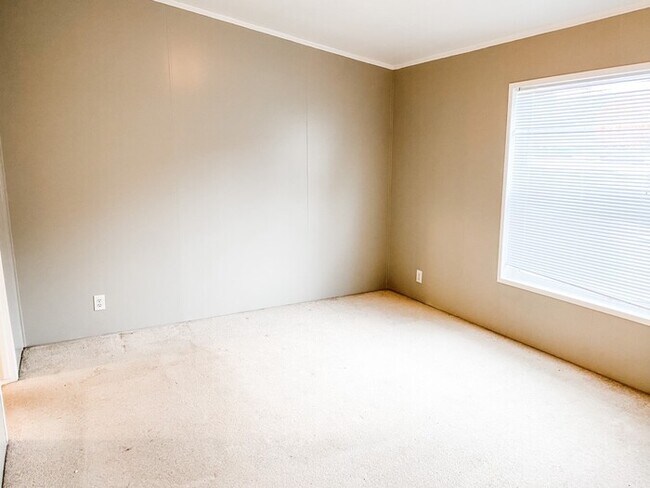 Foto del edificio - Open House 12/12 From 12-2pm! Beautiful Ho...