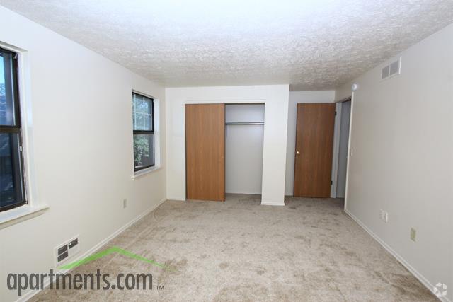 Bedroom - Cedar Hill Townhouses