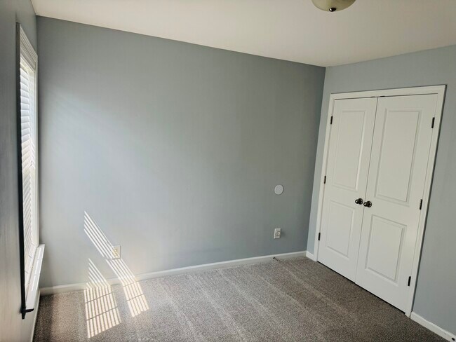 BDR 2 - 8132 Ronda Dr