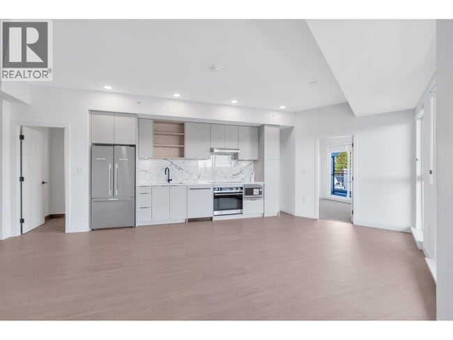 Photo du bâtiment - 422 E 3rd St