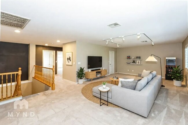 Building Photo - 2728 La Porte Ct