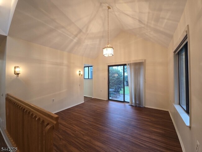 Foto del edificio - 41 Arbor Cir