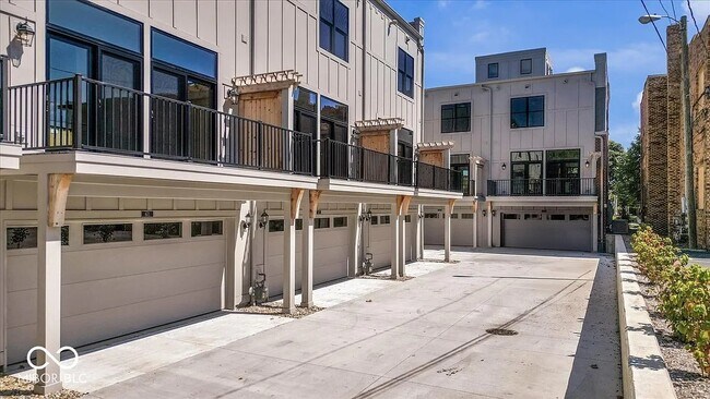 Building Photo - 679 E 16th St