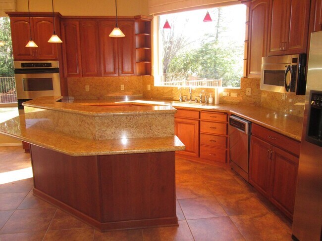 Building Photo - Unfurnished, 1-year long-term rental