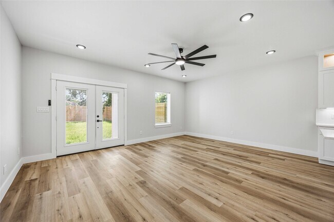 Building Photo - 1084 Junell St
