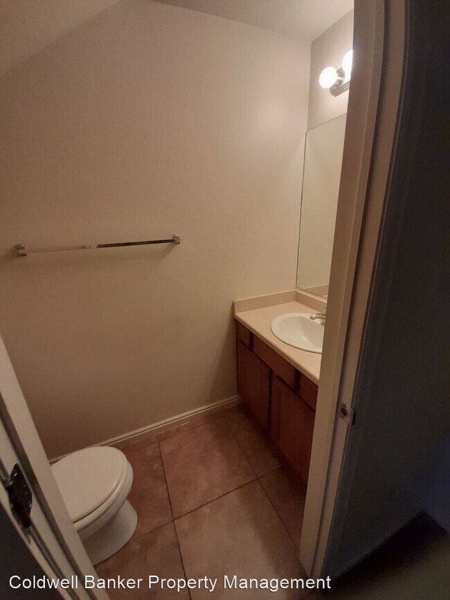 Foto del edificio - 3 br, 2.5 bath House - 1094 N 1550 W  Unit 10